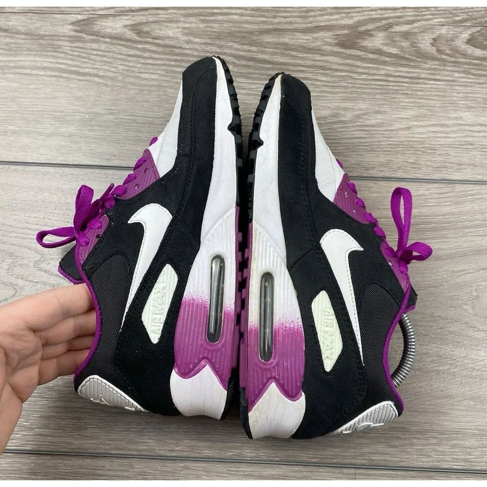 Nike Women's Air Max 90 Low Top Sneakers Black Purple White Size 8.5